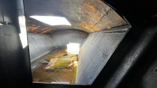 সাবমেরিনের ভেতরের অংশ