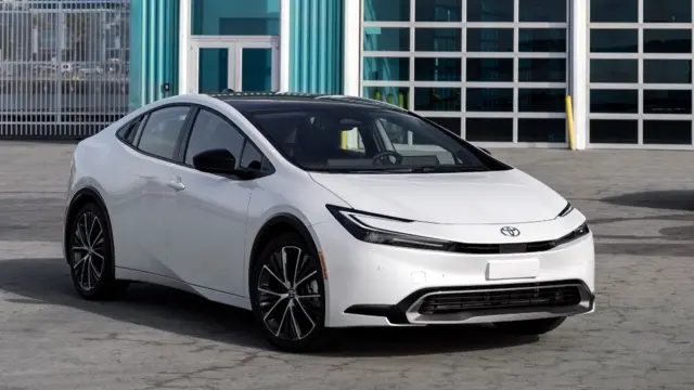 تویوتا پریوس با کسب امتیاز بیشتر از فراری و فورد جایزه بهترین طراحی سال را گرفت