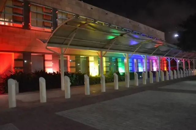 રીક્ષાવાળા લાખોની કમાણી કેવી રીતે કરે છે, મુંબઈ કોન્સ્યુલેટ, મુંબઈ પોલીસ, અમેરિકાના વિઝા, રાહુલ રૂપાણી લૅન્સકાર્ટ, બીબીસી ગુજરાતી, 