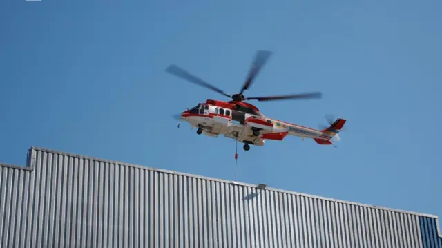 Рятувальні роботи з гелікоптером