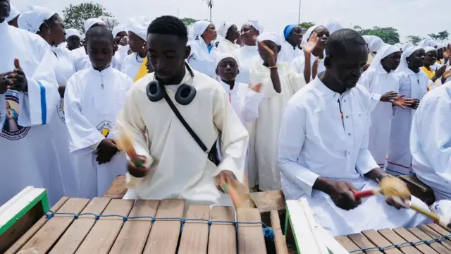 Ọtụtụ ndị so ndị na-akụ egwu n'obodo Bamenda