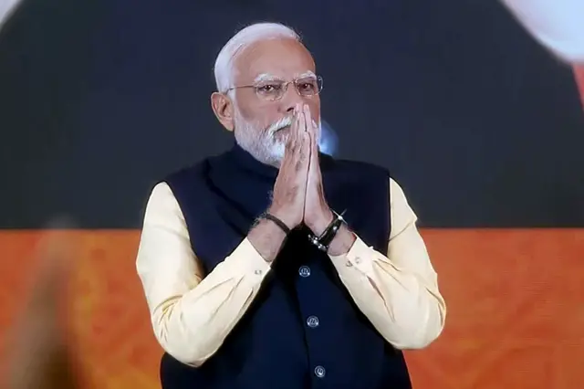 नरेंद्र मोदी