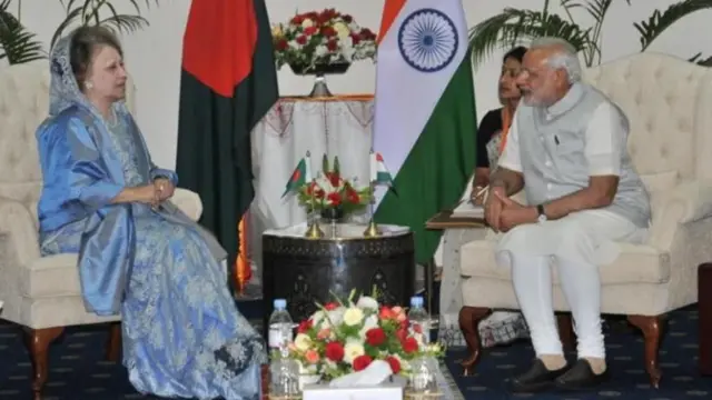 બાંગ્લાદેશનાં પૂર્વ વડાં પ્રધાન બેગમ ખાલિદા ઝિયાના અવસાનના અહેવાલ, ખાલિદા ઝિયા તથા શેખ હસીના ભ્રષ્ટાચારના આરોપ, ખાલિદા ઝિયા કોણ હતા અને રાજકીય કારકિર્દી, બાંગ્લાદેશનું રાજકારણ, બીબીસી ગુજરાતી ઇન્ટરનેશનલ ન્યૂઝ આંતરરાષ્ટ્રીય સમાચાર