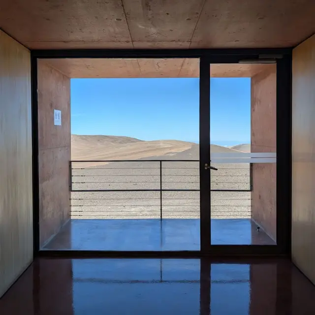 Vista del desierto de Atacama desde el interior de Residencia.