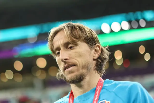 Luka Modric (Croatie) arrive au stade de Lusail, à Lusail (Qatar), avant la demi-finale de la Coupe du Monde 2022, opposant l'Argentine à la Croatie, le 13 décembre 2022. 