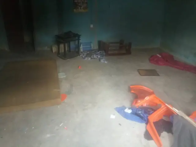 Ndị obodo kwuru na ndị ntorobịa ji iwe kụsasịa ime ụlọ di na nwunye ahụ.