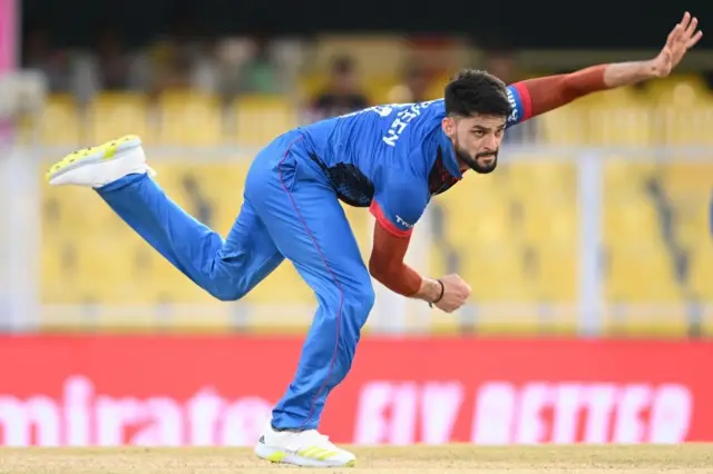 अफ़ग़ानिस्तान के तेज़ गेंदबाज़ नवीनुल हक़.