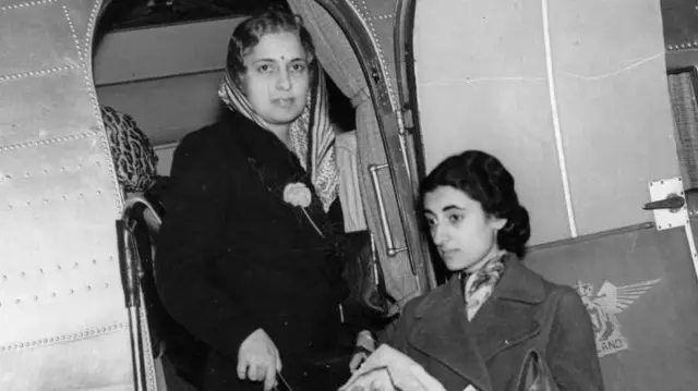 इंदिरा गांधी और विजयलक्ष्मी पंडित