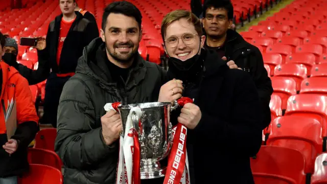 نیکلاس هویسلر (راست) و پاتریک هنچکه