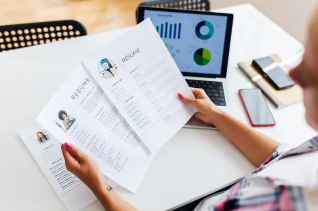 উত্তর কোরীয়রা নিজেদের জাতীয়তা গোপন রেখে পশ্চিমা পরিচয় নিয়ে কাজ করতো, প্রতীকী ছবি