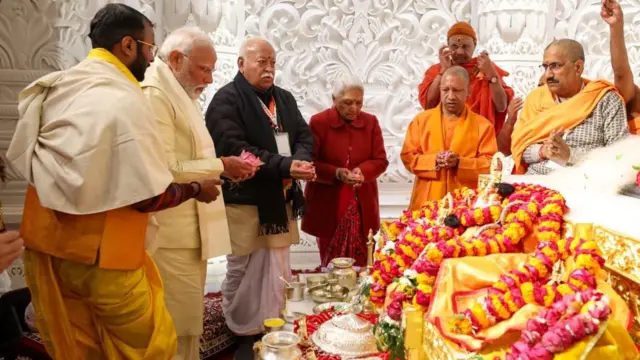 राम मन्दिरमा प्राणप्रतिष्ठाको पूजामा सहभागी हुँदै मोदी