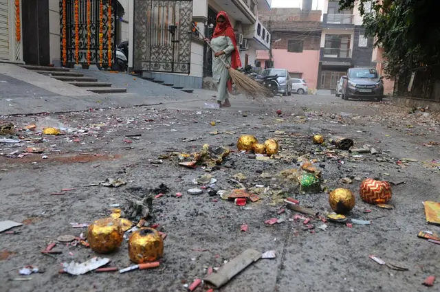 दिल्ली में पटाखे जलाना 