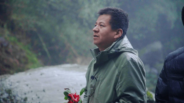 孙春龙的团队最终没能抵达目的地，他们面对苍山祭奠了吉米等人。