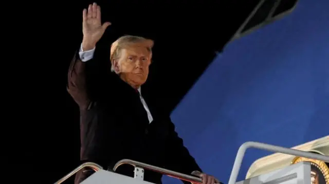 मलेशियाका लागि प्रस्थान गर्ने क्रममा ट्रम्प