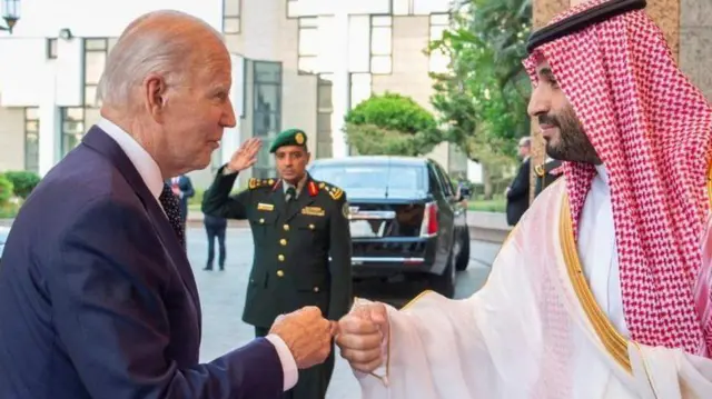 Pireezidanti Joo Baayidan fi ilma mootii Sa'uudii Mohammad Salman jalqaba wayita walargan