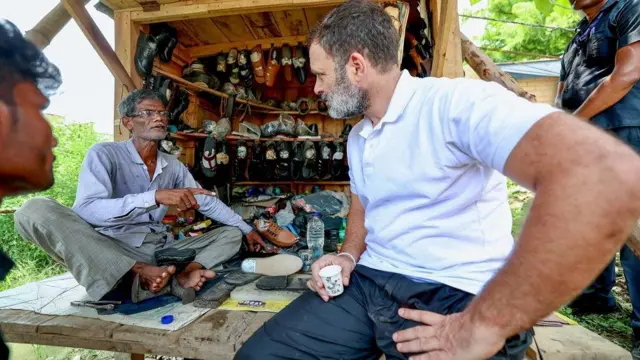 राहुल गांधी ने कहा कि 20 लोगों ने भारत का बजट तैयार किया है