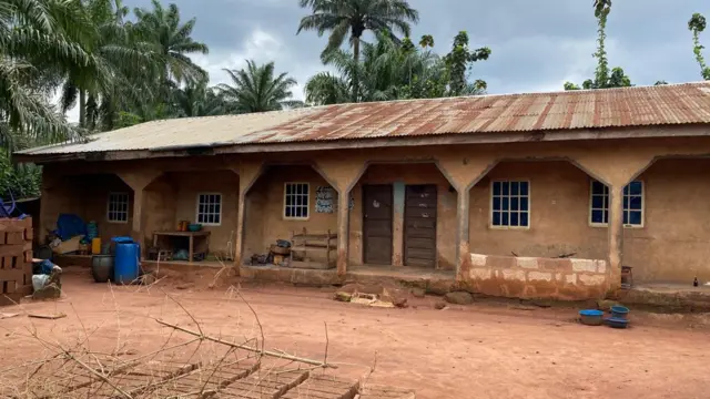 Ụlọ ebe otu nwaanyị na ezinaụlọ ya nwụrụ anwụ