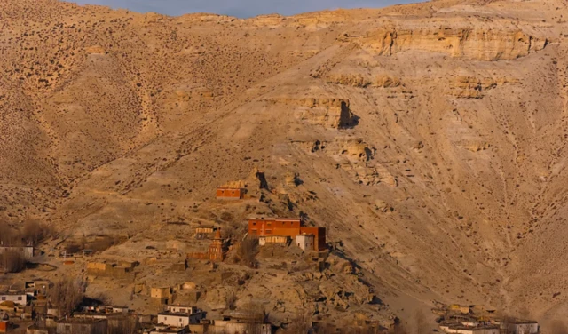 እነዚህ ገዳማት መጎዳት የጀመሩት ከሁለት አሠርታት ወዲህ ነው።