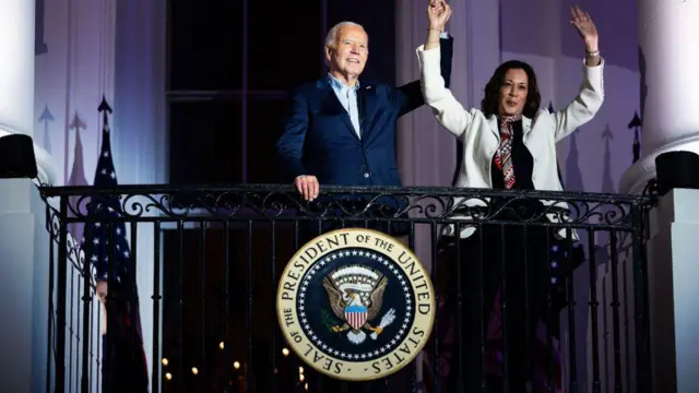 அதிபர் ஜோ பைடனுடன் துணை அதிபர் கமலா ஹாரிஸ்