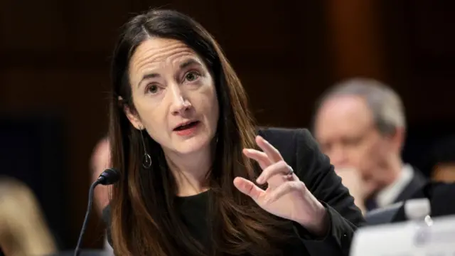 Umukuru w'igendereza rya Amerika ariko yishura ibibazo imbere y'umurwi w'inama nkenguzamateka mu kwa gatatu uno mwaka