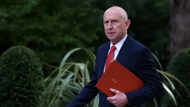 د دفاع وزیر جان هیلي 