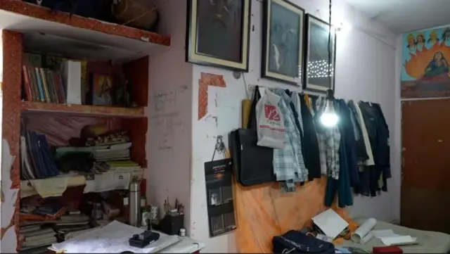 બનારસમાં મોહમ્મદ શાહિદ અને મનીષનો રૂમ