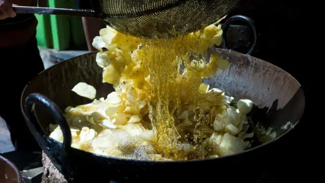 以明火烹调印度食物