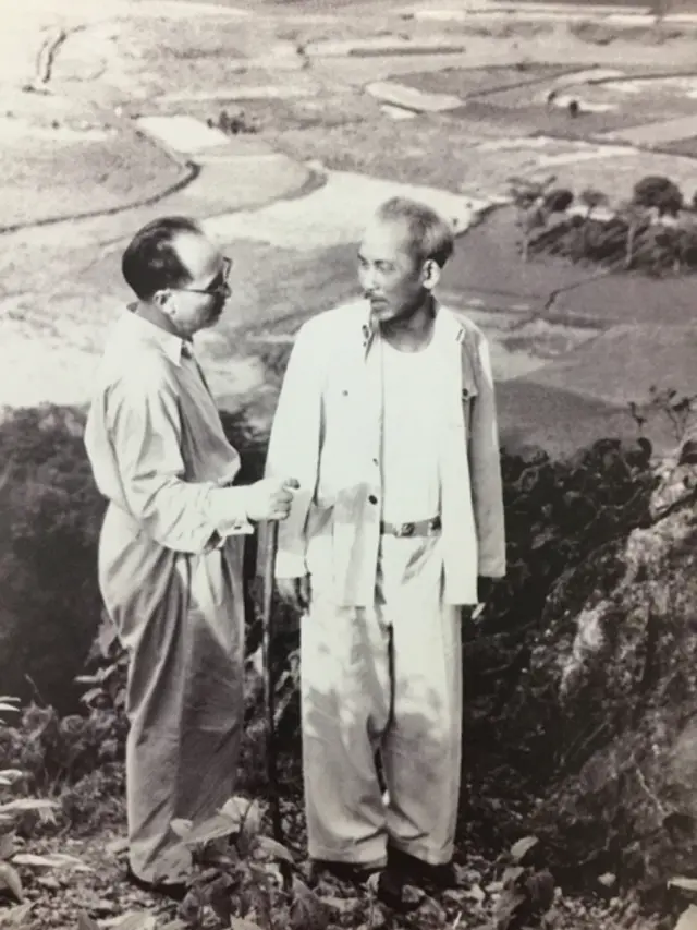 Hồ Chí Minh và Nguyễn Lương Bằng