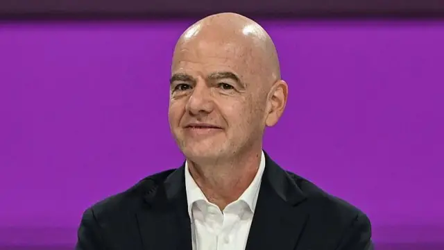 جانی اینفانتینو، رئیس فیفا هفته گذشته در واشنگتن گفته بود: «امیدواریم تا آن زمان شرایط به سمت صلح پیش برود. این قطعاً کمک می‌کند. اما ایران باید بیاید، چون نماینده مردم خود است.