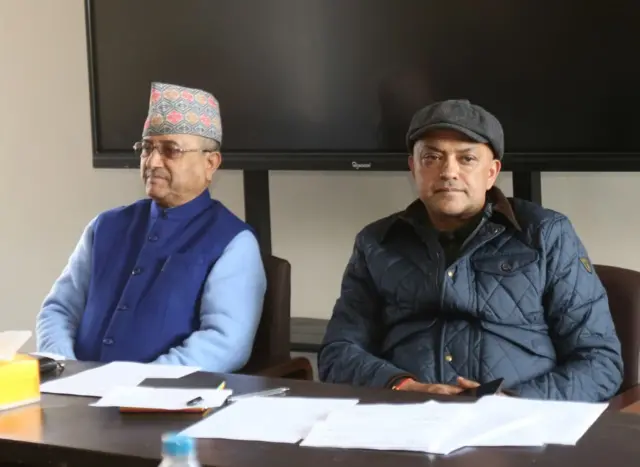 गगन थापा र पूर्णबहादुर खड्का 