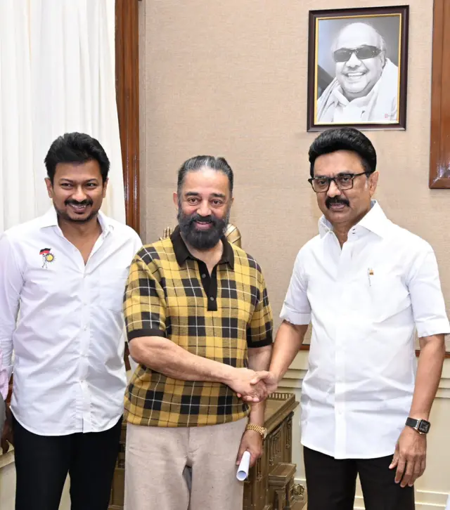 විශ්වරූපම් චිත්‍රපටය සඳහා හසන් තමාගේම මුදල් විශාල ප්‍රමාණයක් ආයෝජනය කර තිබූ අතර චිත්‍රපටය නිකුත් නොකළහොත් තමා බංකොලොත් විය හැකි බව පවසා තිබිණි.