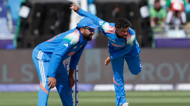 કુલદીપ યાદવે ત્રણ વિકેટ લીધી