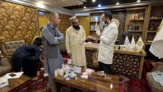 سردار محمد داود خان روغتون کې جعلي درمل