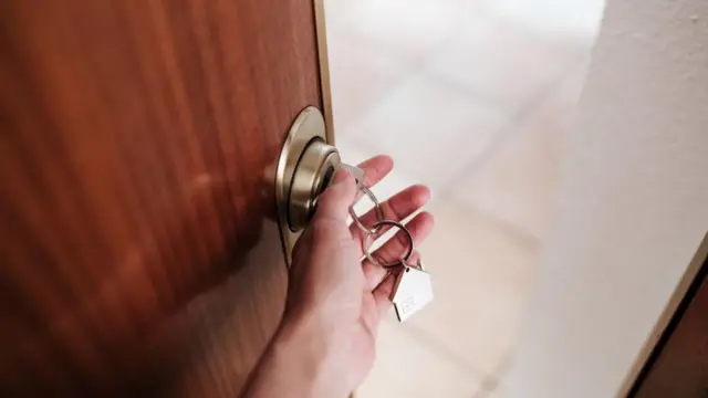 ያልተዘጋ በር