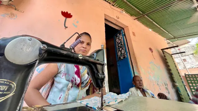 ગરમી, લૂ, ઘરકામ, મહિલા, કામ, આવક પર અસર, કાર્યક્ષમતા, સેવા, બીબીસી ગુજરાતી, મહિલાનું આરોગ્ય, તબિયત, ચક્કર, વરસાદ, ઠંડી, બફારો, બીબીસી ગુજરાતી સમાચાર, ગુજરાતના સમાચાર, ભારત