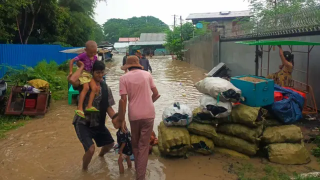 ဧရာဝတီမြစ်ရေတက်နေတာကြောင့် မြို့အချို့မှာ ရေကြီးနိုင်တယ်လို့ မိုးဇလသတိပေး 