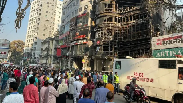 বেইলি রোড এলাকার সকালের চিত্র। 