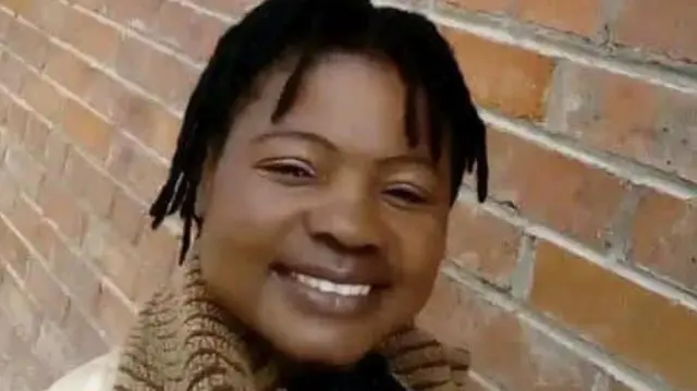 Ifoto Moreblessing Ali yari yarifashe na telefone