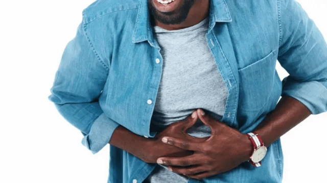 onye jị aka n'afọ