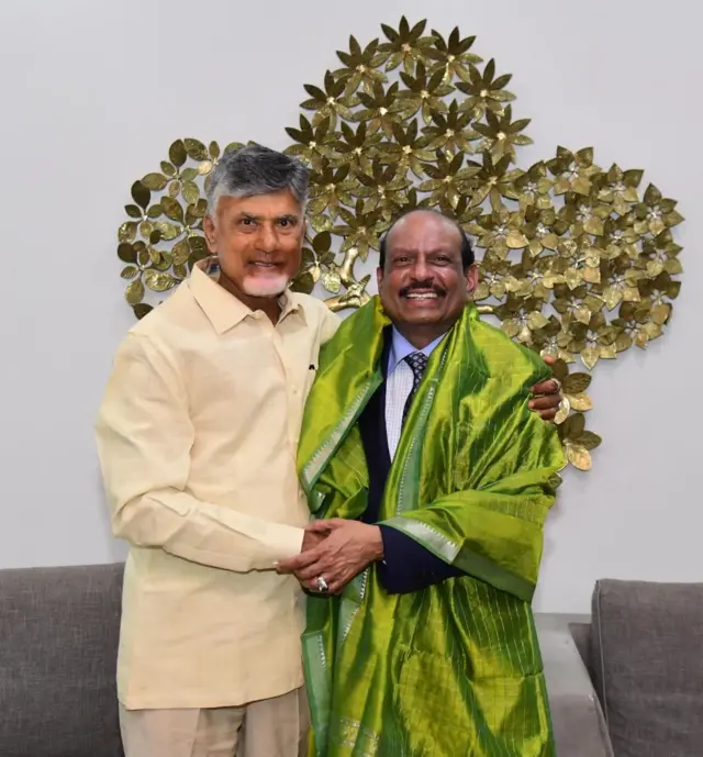 సీఎం చంద్రబాబుని కలిసిన లులు చైర్మన్ యూసఫ్ అలీ