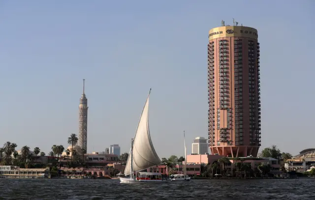 نهر النيل و برج القاهرة