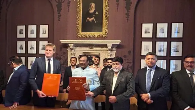 सरकारनं 'व्हिक्टोरिया अँड अल्बर्ट म्युझिअम'सोबत करार करुन शिवकालातली वाघनखं भारतात परत आणली आहेत.