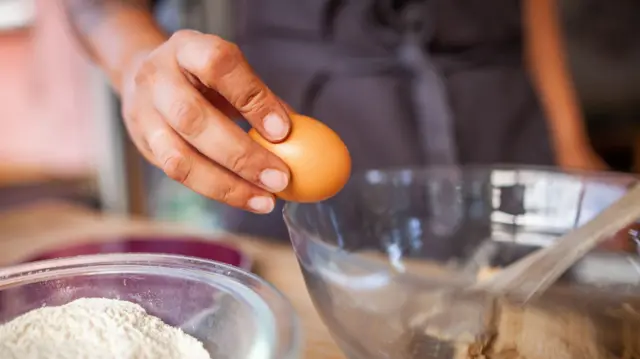 Pesin dey use egg cook