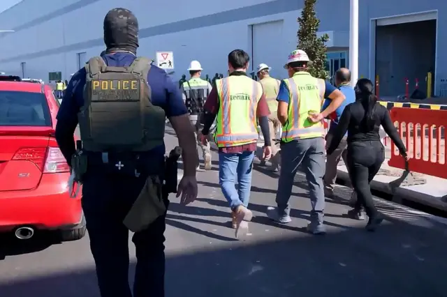 ABD Göçmenlik ve Gümrük Muhafaza Dairesi (ICE) Eylül 2025'te Hyundai'nin Georgia tesisini basarak yüzlerce kişiyi gözaltına aldı.