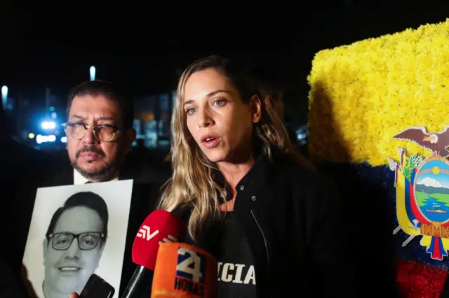 ပစ်ခတ်သတ်ဖြတ်ခံခဲ့ရတဲ့ သမ္မတလောင်းတစ်ယောက် ရွေးကောက်ပွဲအတွက် စကားစစ်ထိုးခဲ့တဲ့နေရာမှာ မီဒီယာတွေကို ပြောနေတဲ့ ဒုတိယသမ္မတလောင်း 