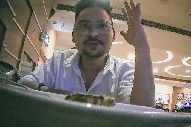 Vishal Chaurasia namtichi jedhamu akkatti maamillisaanii liqii akka deebisaniif 'dararu' himeera.