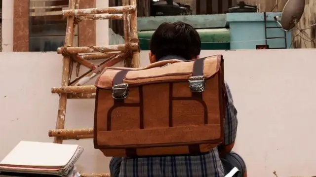 15 வயது மாணவர் தற்கொலை 