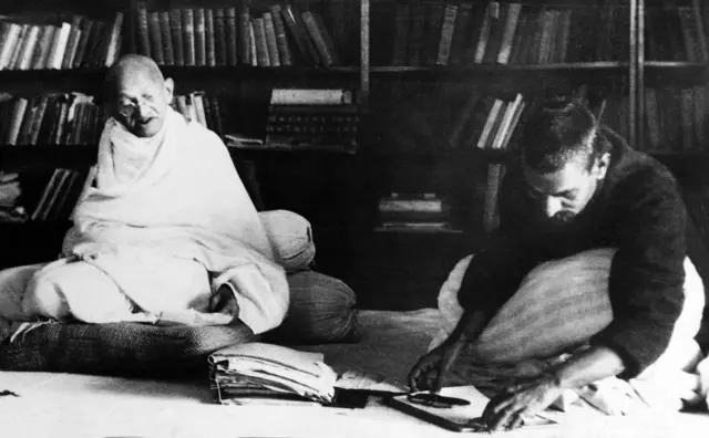 મહાકુંભ, કુંભમેળો, આઝાદીની લડાઈ, મહાત્મા ગાંધી, નેહરુ, અલ્હાબાદ, બીબીસી ગુજરાતી