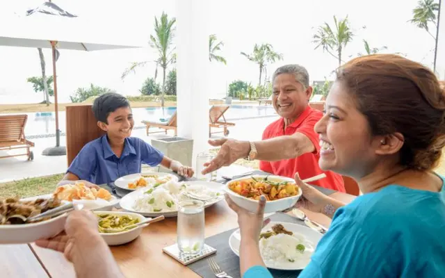 රැකියාවේ පීඩනය අඩු කිරීම, මානසික සහ ශාරීරික විවේකයක් ලබා දීම, පවුලේ සාමාජිකයින් සමග කාලය ගත කිරීමට ඉඩ සැලසීම මෙන් ම රැකියාව සහ ජීවිතය සමබරව පවත්වාගෙන යාමට සහය වීම එම හේතු අතර වේ.