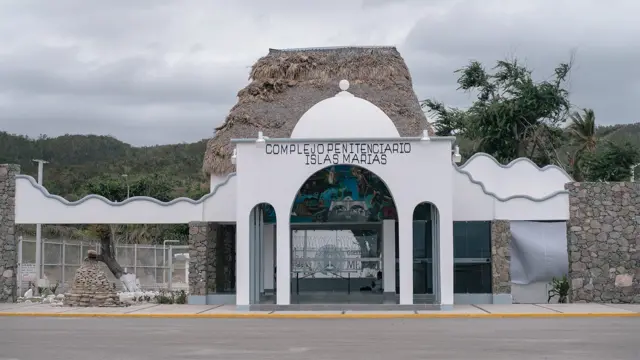 Foto de la fachada del complejo penitenciario de las Islas María.